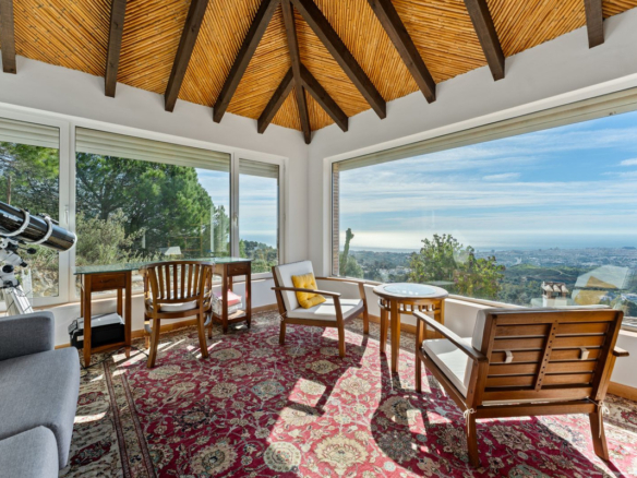 Villa for sale in Mijas