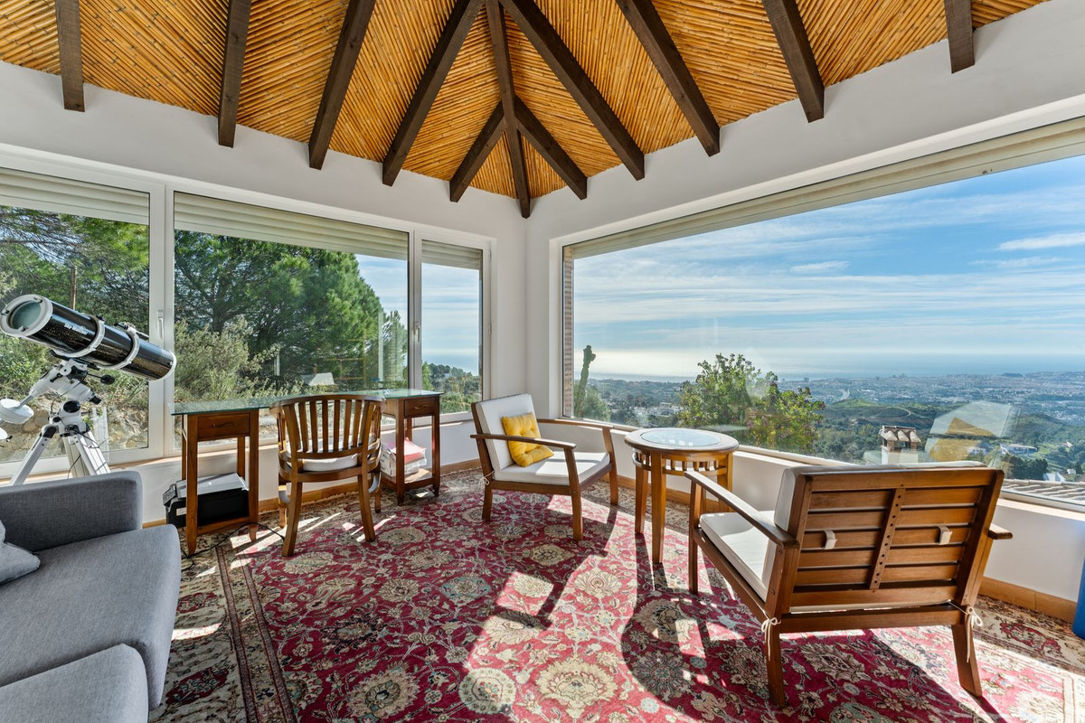 Villa for sale in Mijas