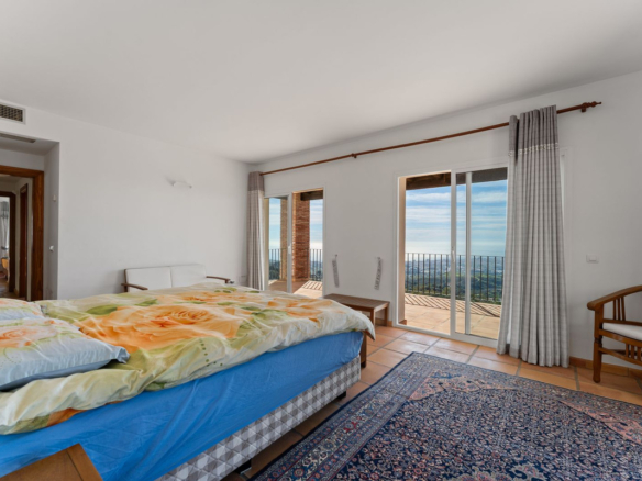 Villa for sale in Mijas