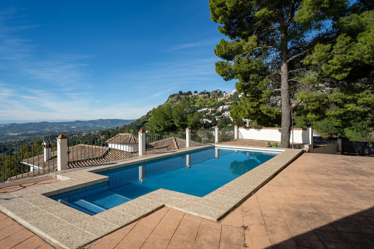 Villa for sale in Mijas