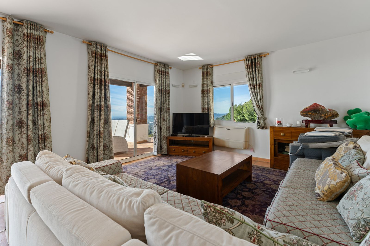 Villa for sale in Mijas