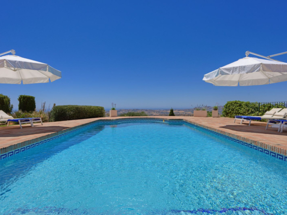 Villa for sale in Mijas