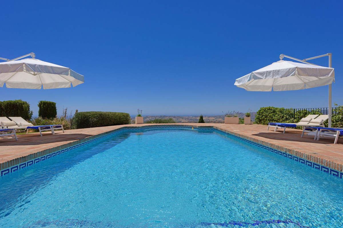Villa for sale in Mijas
