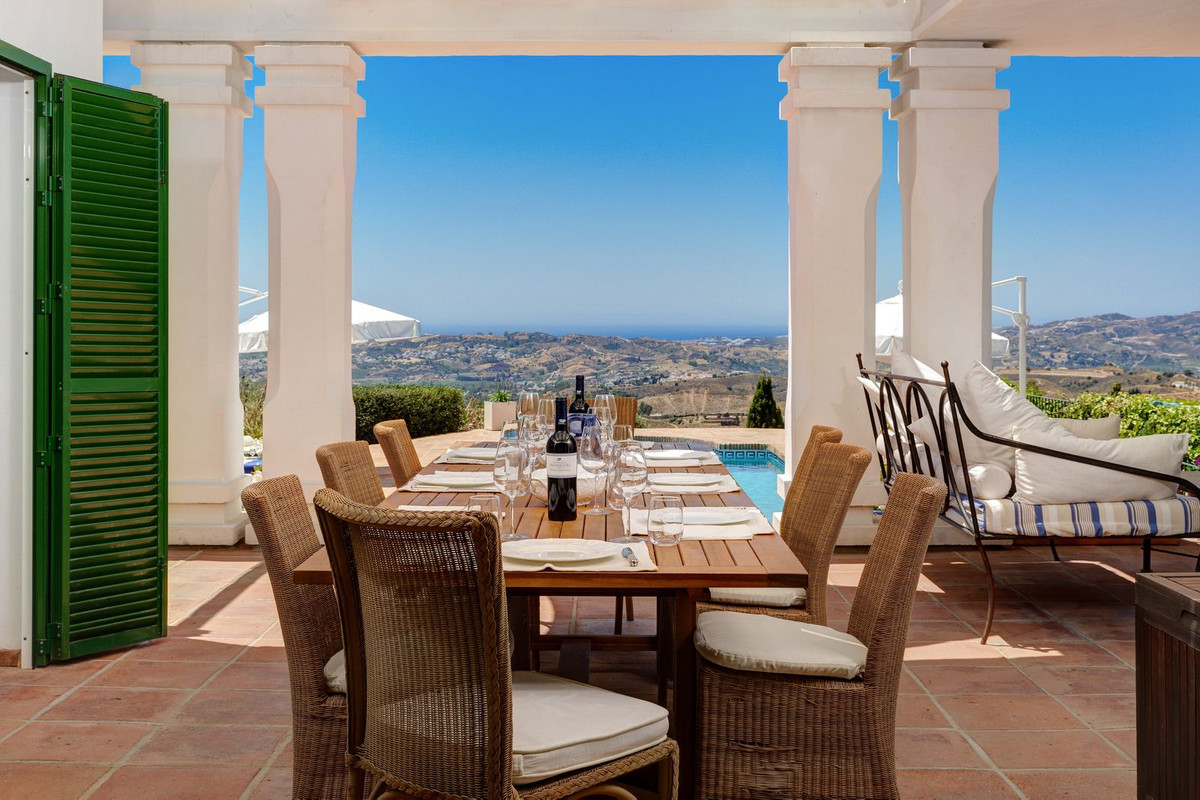 Villa for sale in Mijas