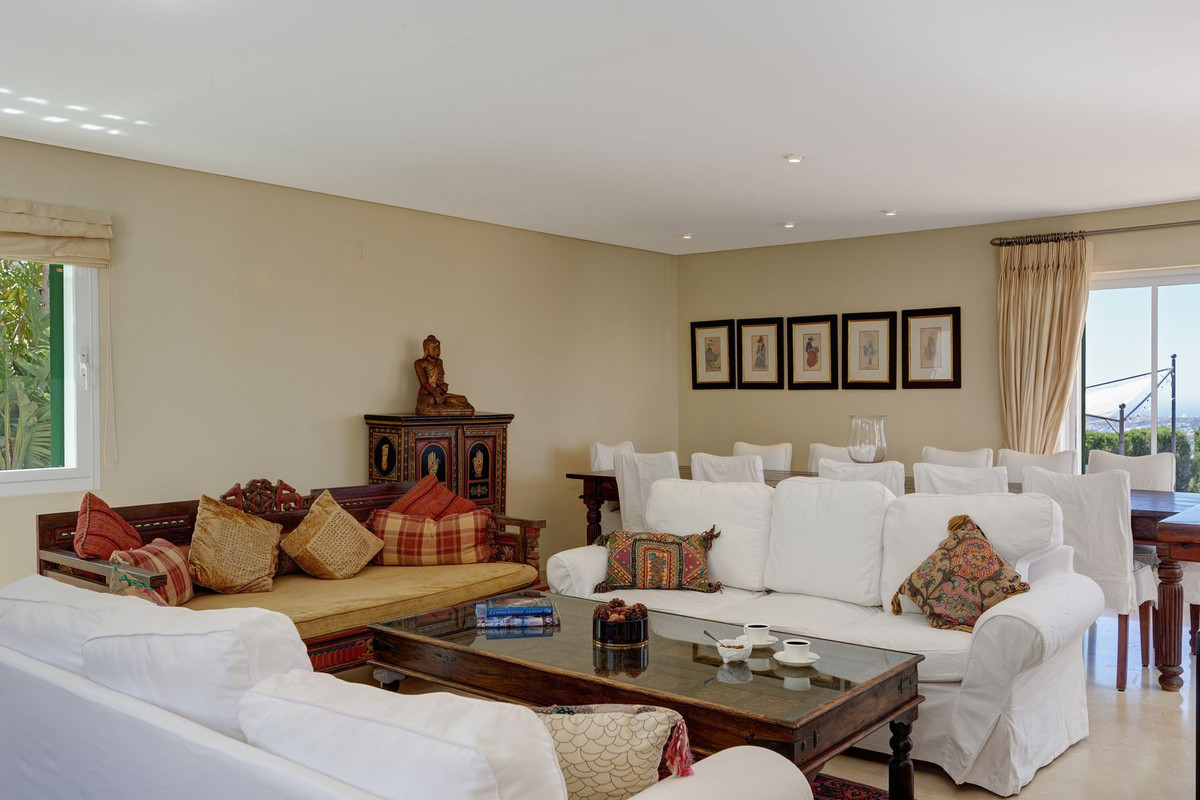 Villa for sale in Mijas
