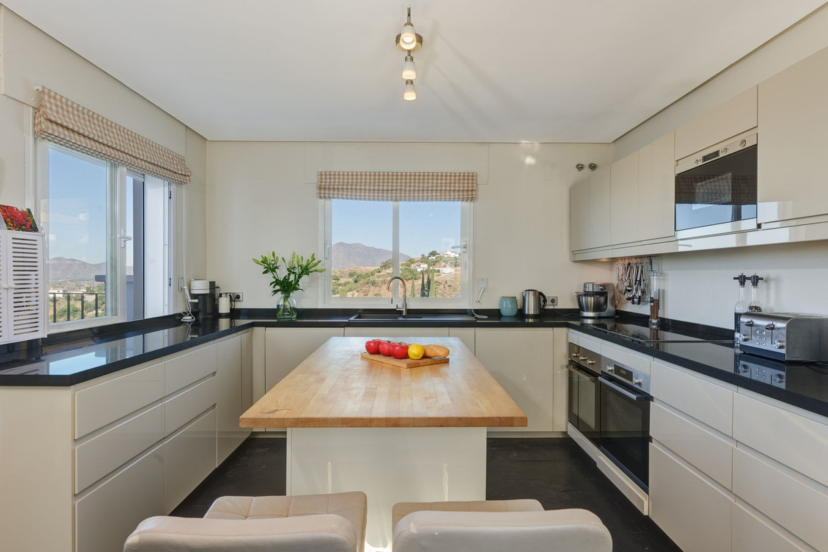 Villa for sale in Mijas