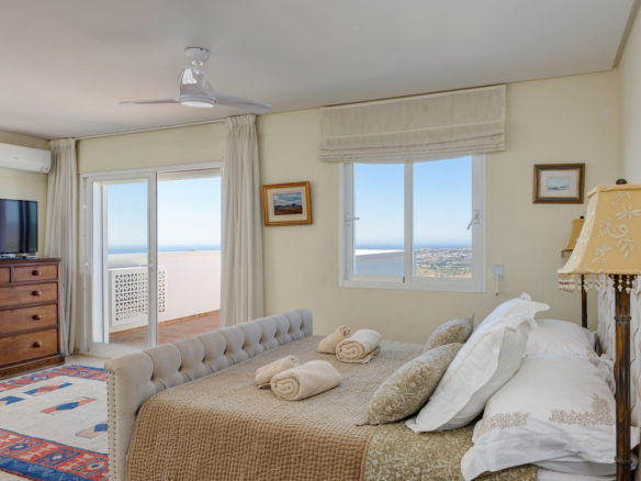 Villa for sale in Mijas