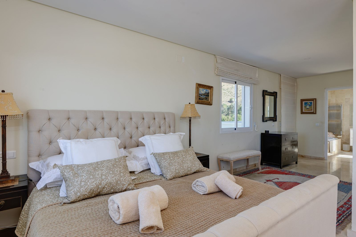Villa for sale in Mijas