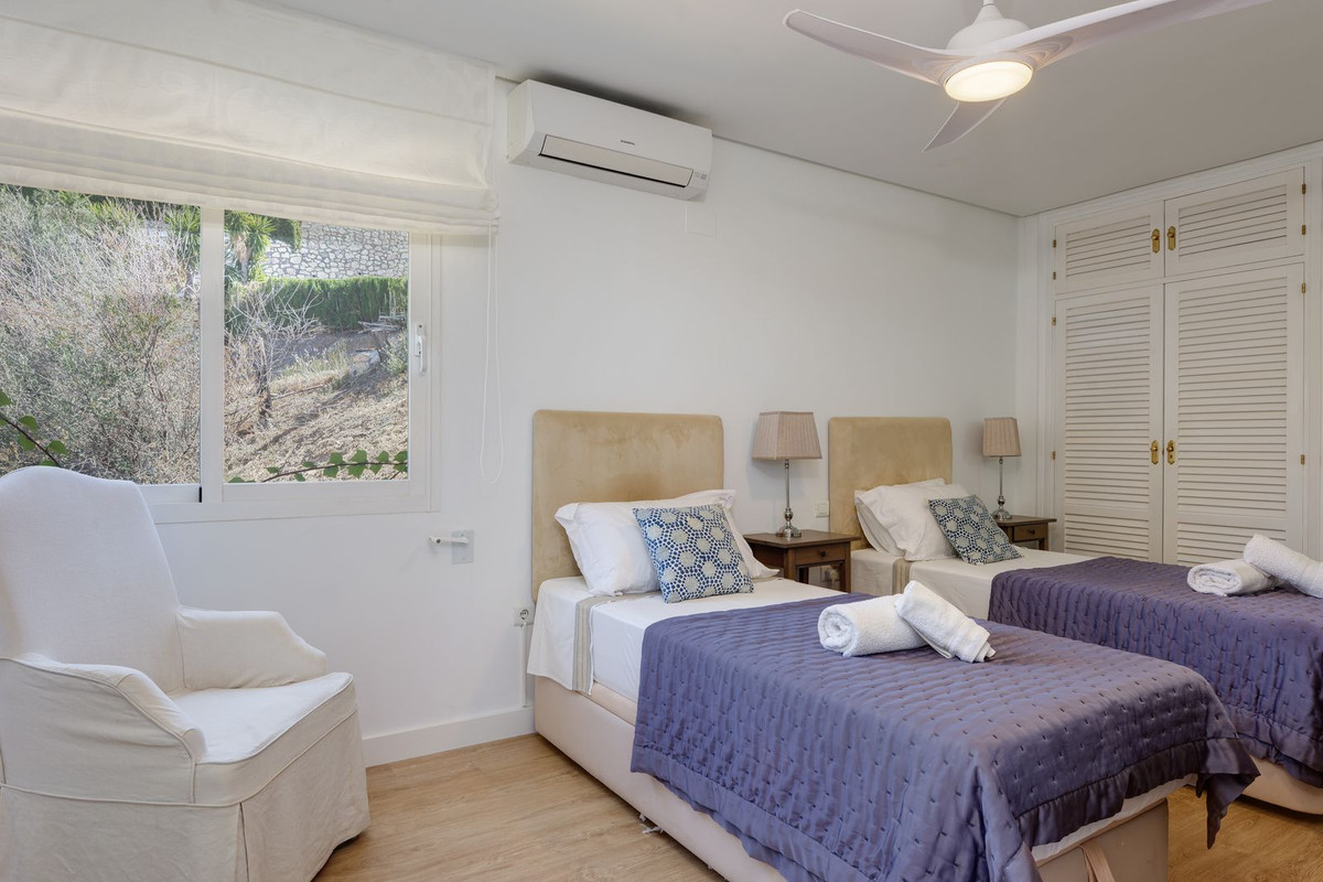 Villa for sale in Mijas