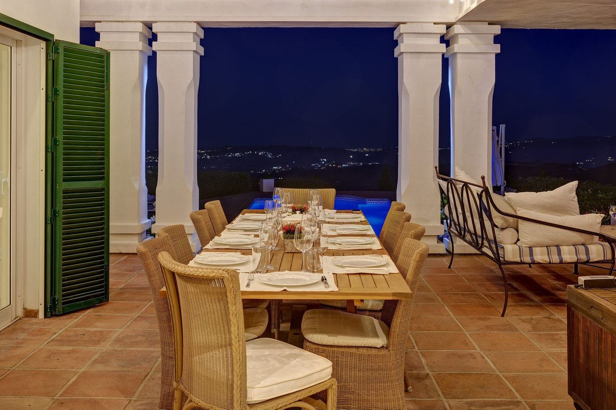 Villa for sale in Mijas