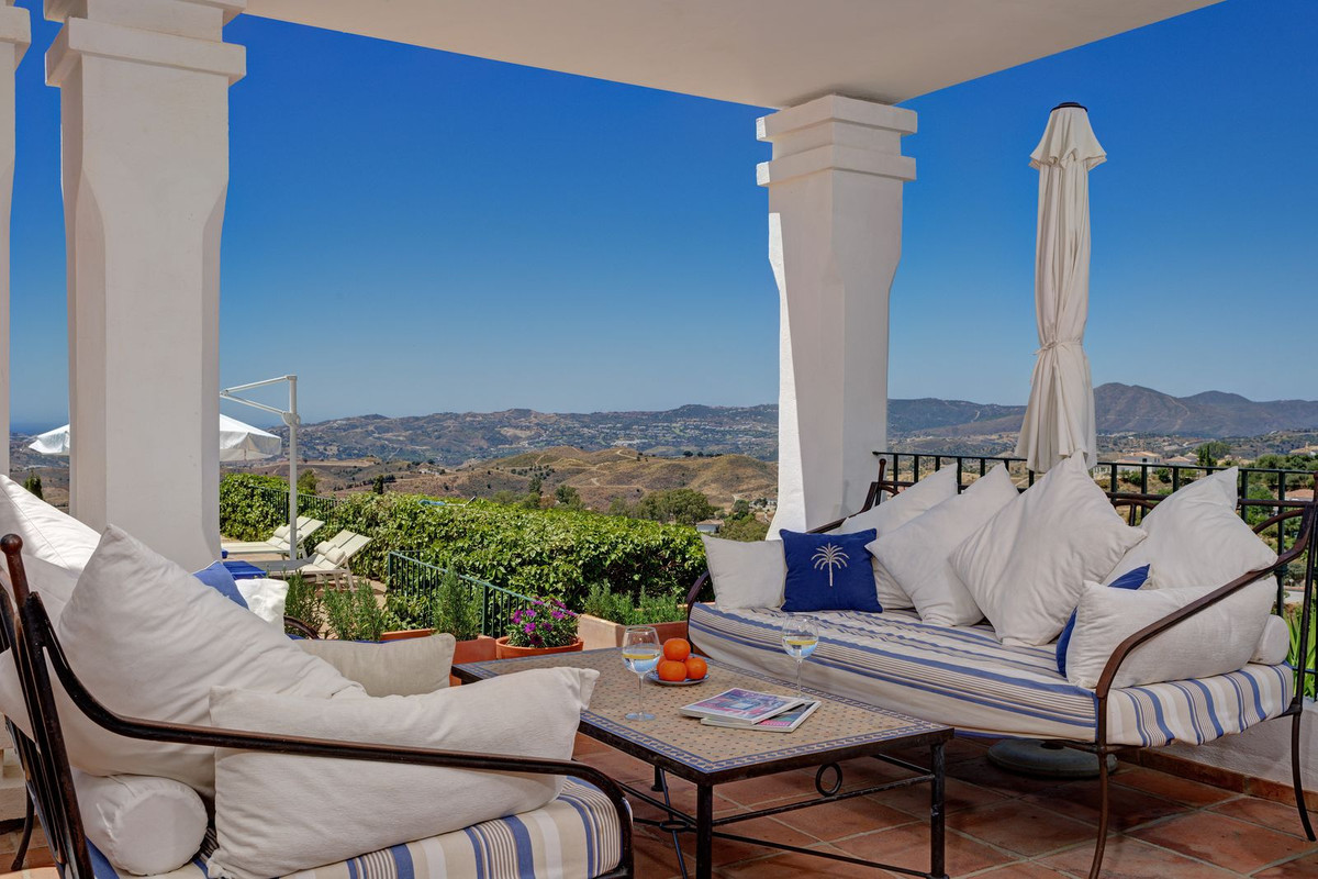 Villa for sale in Mijas