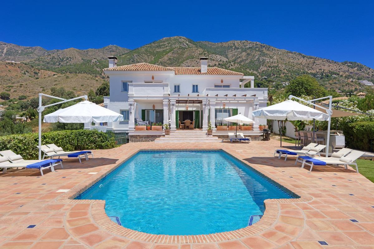 Villa-in-Mijas-Ref-R5413120 Villa for sale in Mijas