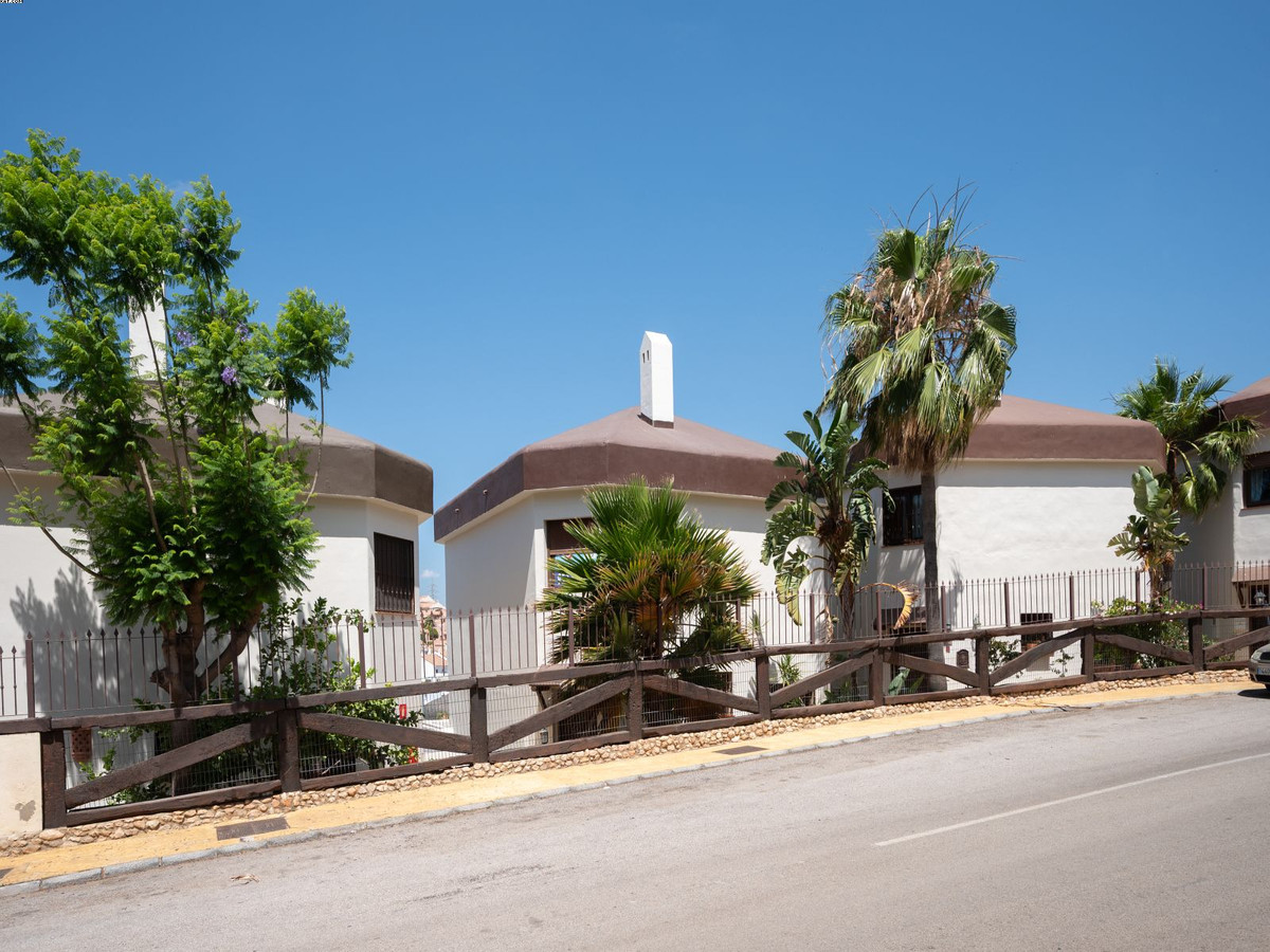 Villa for sale in Mijas