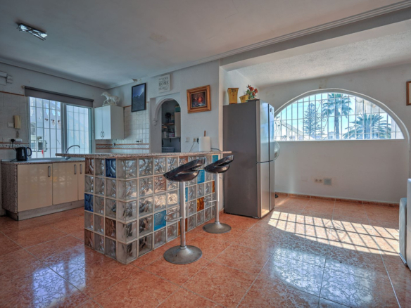 Villa for sale in Mijas