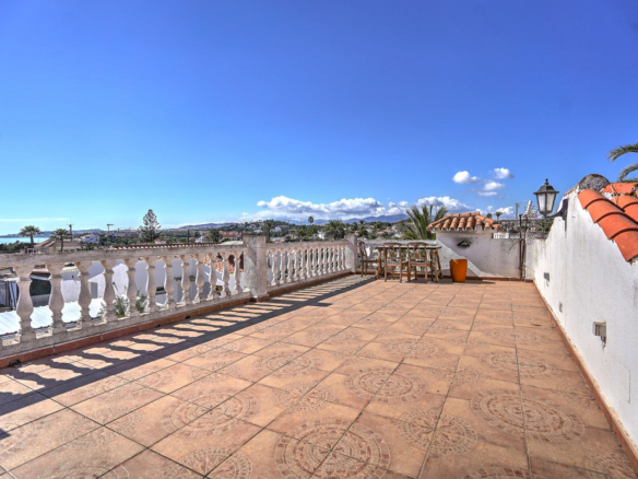 Villa for sale in Mijas