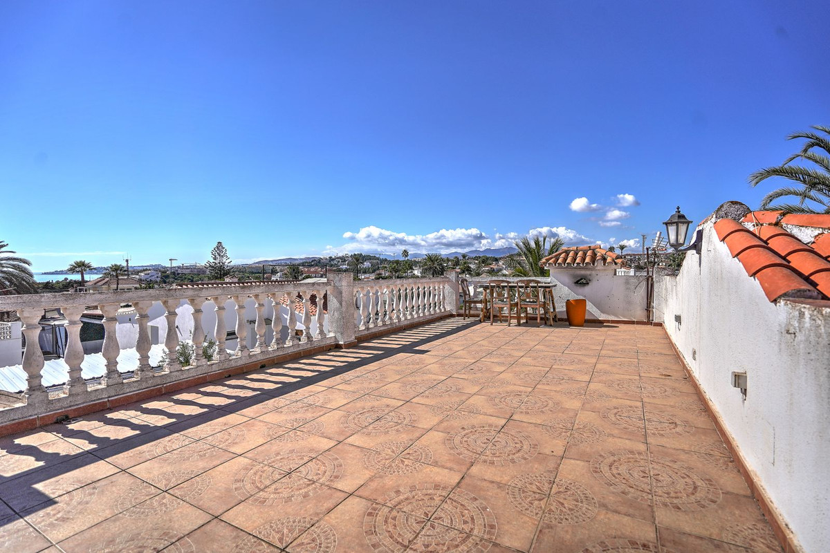 Villa for sale in Mijas