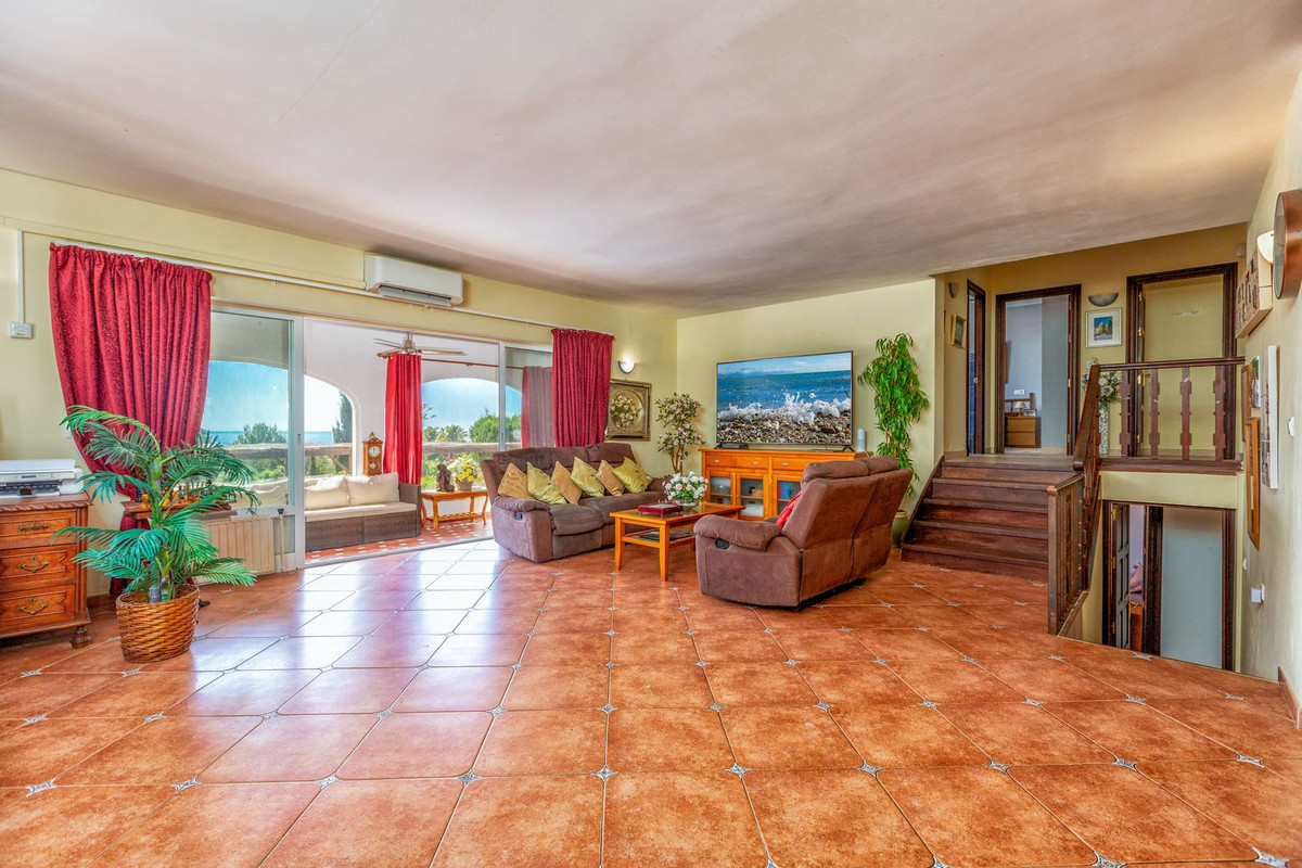 Villa for sale in Mijas