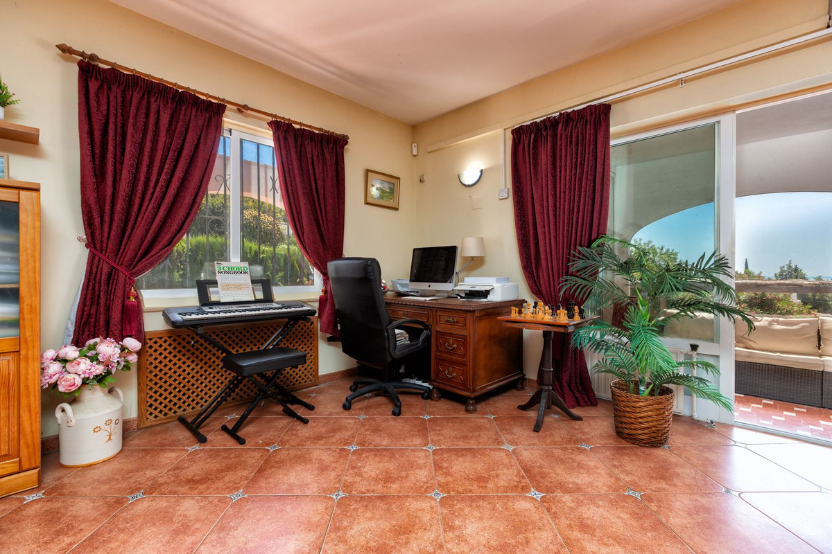 Villa for sale in Mijas