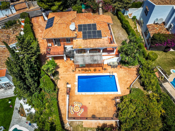 Villa for sale in Mijas