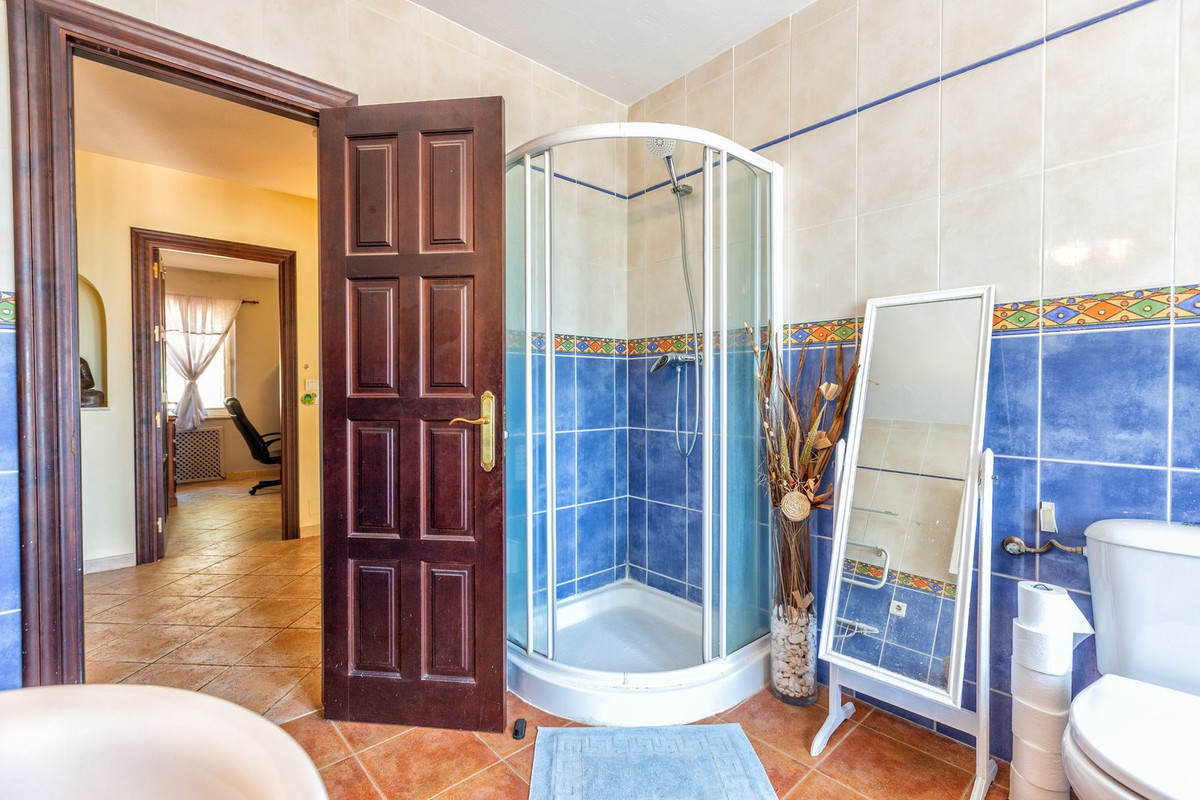 Villa for sale in Mijas