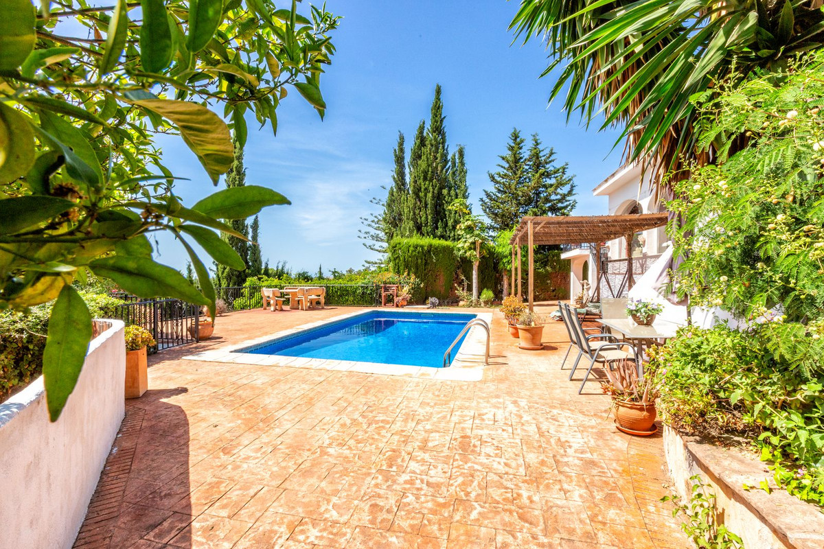 Villa for sale in Mijas