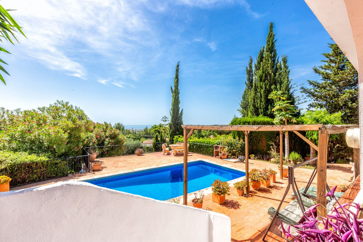 Villa for sale in Mijas