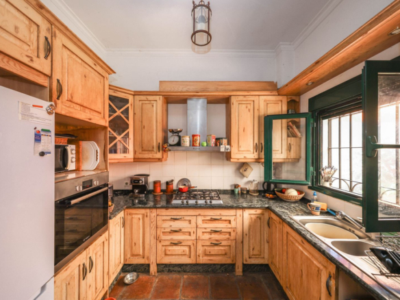 Villa for sale in Monda