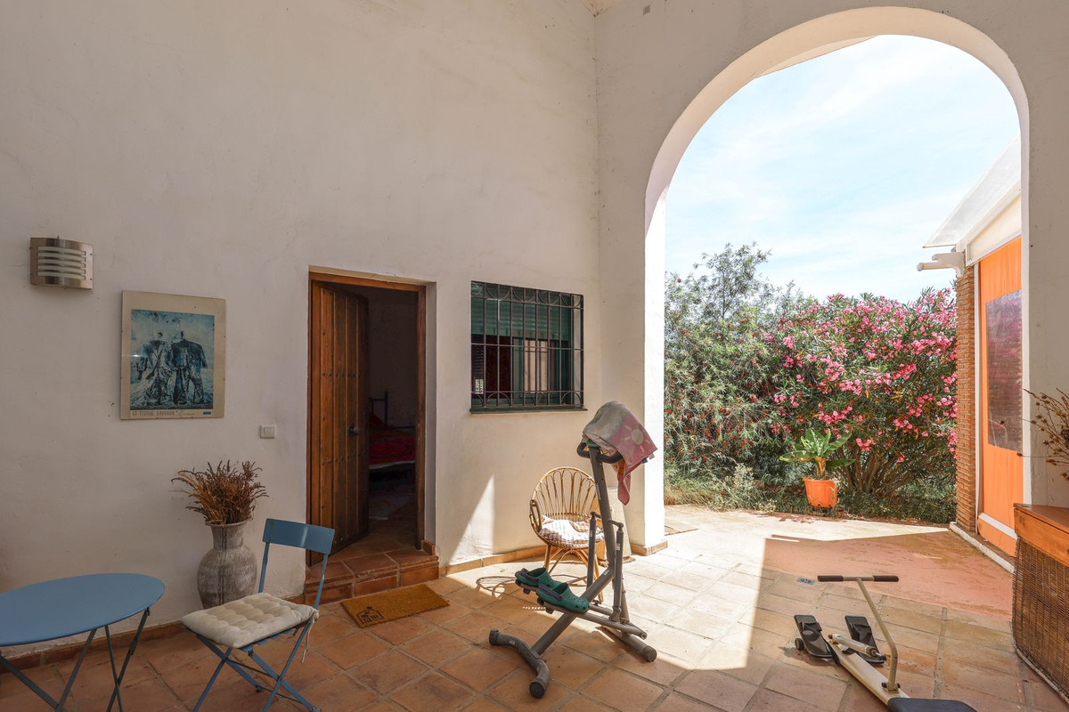 Villa for sale in Monda