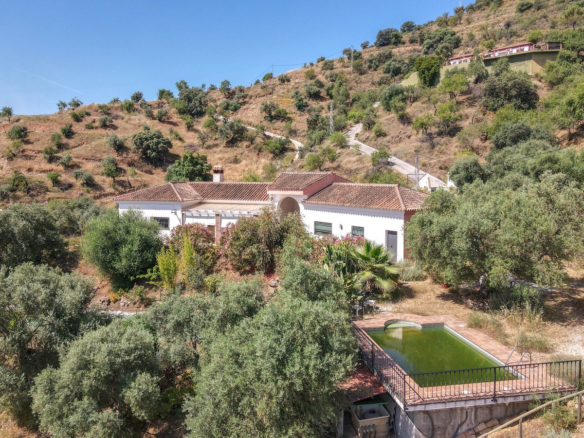Villa for sale in Monda