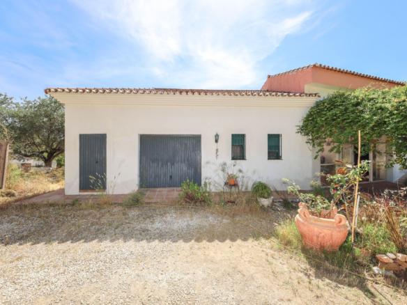 Villa for sale in Monda