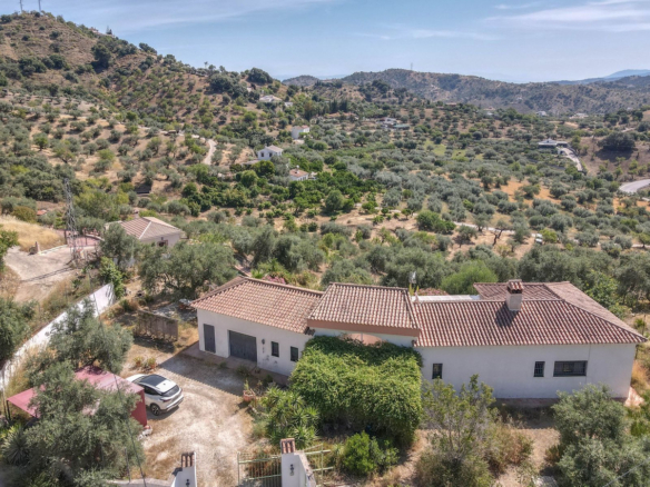 Villa for sale in Monda