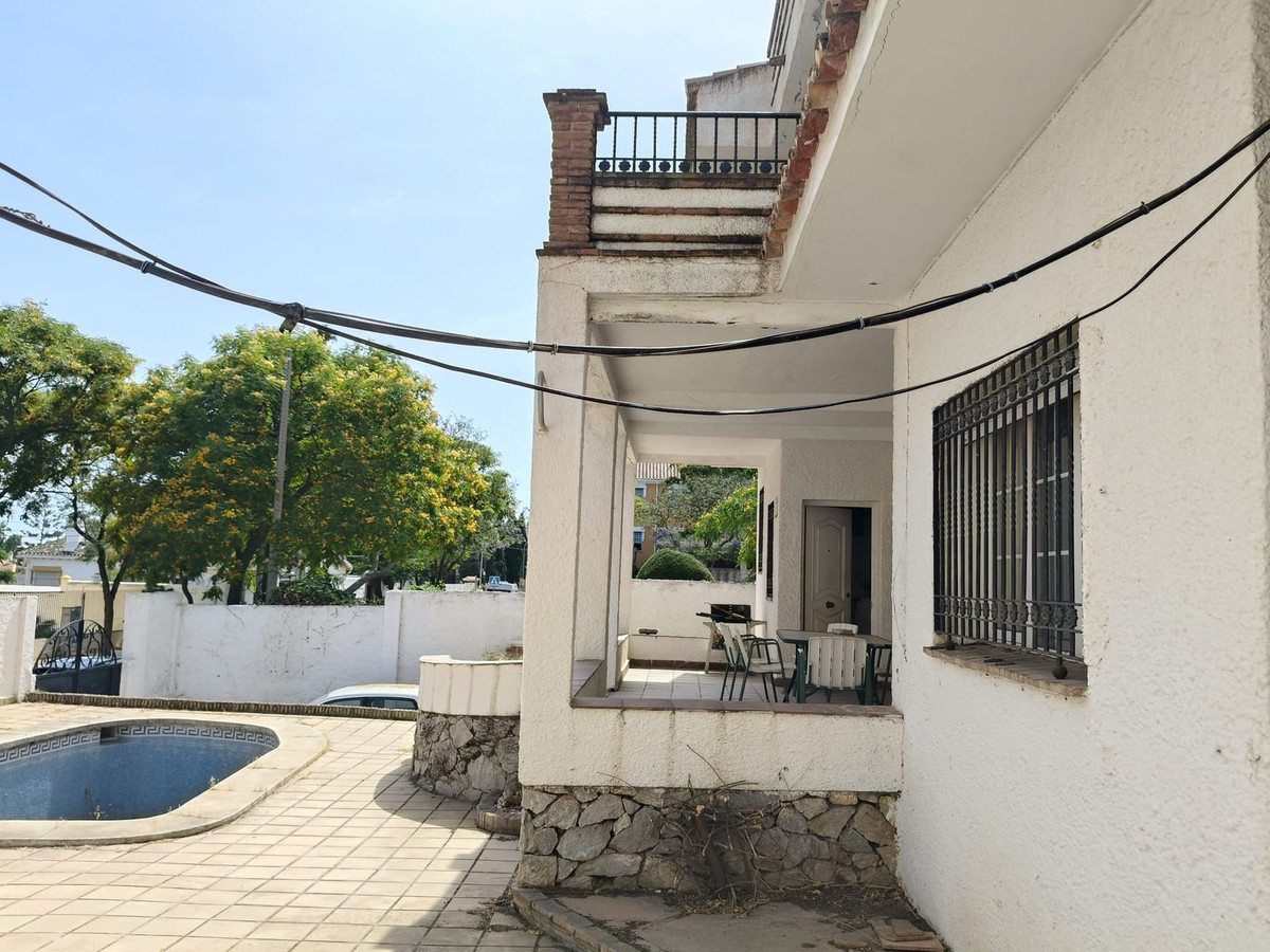 Villa for sale in Torremolinos