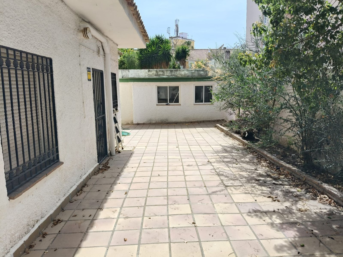Villa for sale in Torremolinos