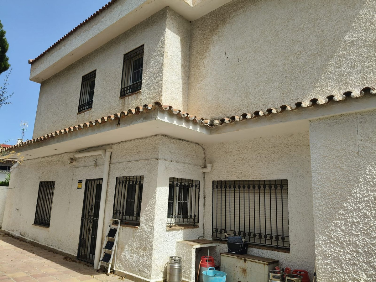 Villa for sale in Torremolinos