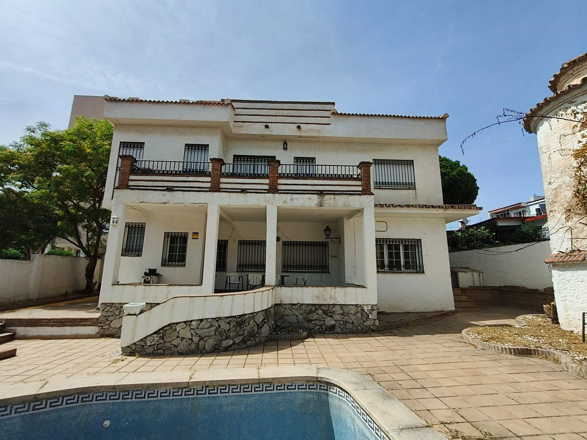 Villa for sale in Torremolinos