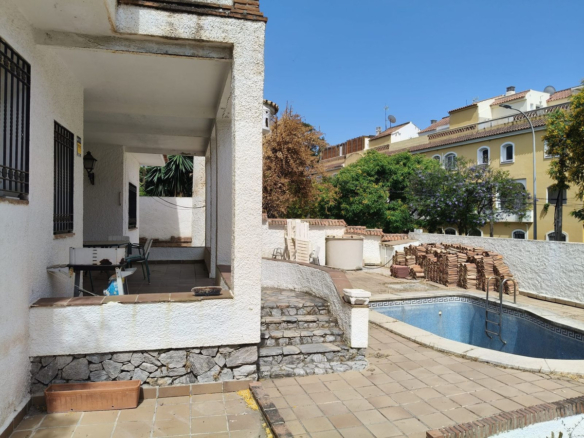 Villa for sale in Torremolinos