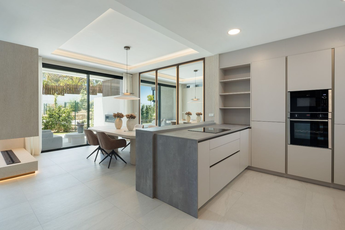 New Villa for sale in Marbella