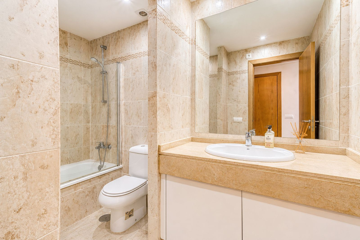 Apartment for sale in Estepona
