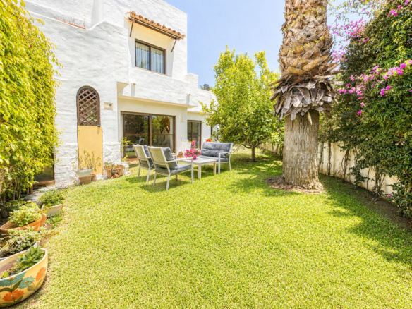 Apartment for sale in Estepona