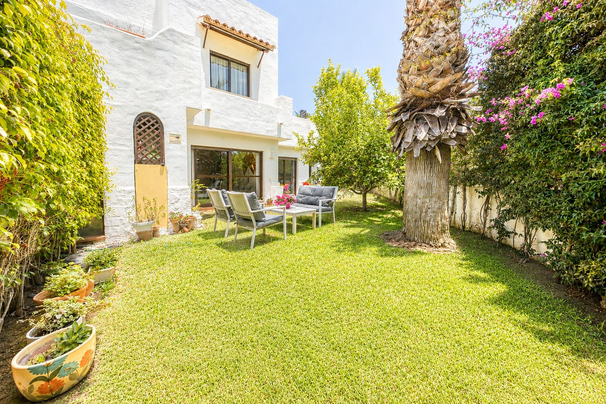 Apartment for sale in Estepona