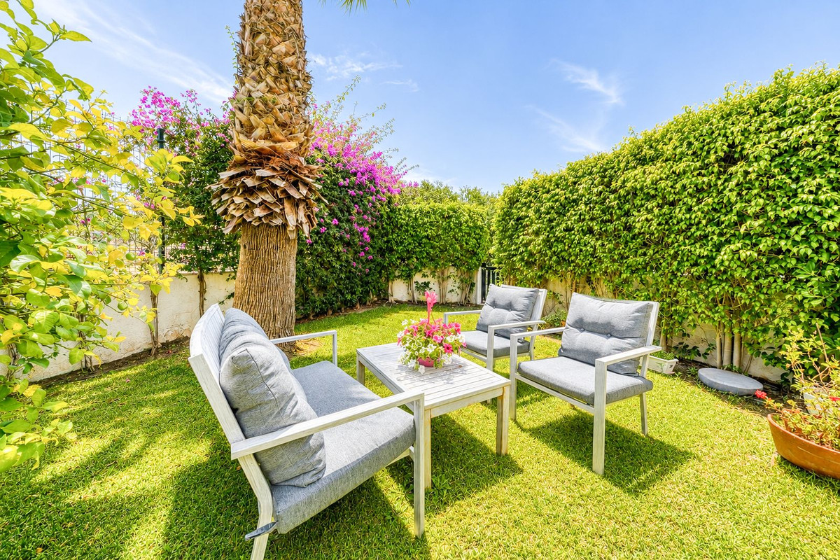 Apartment for sale in Estepona