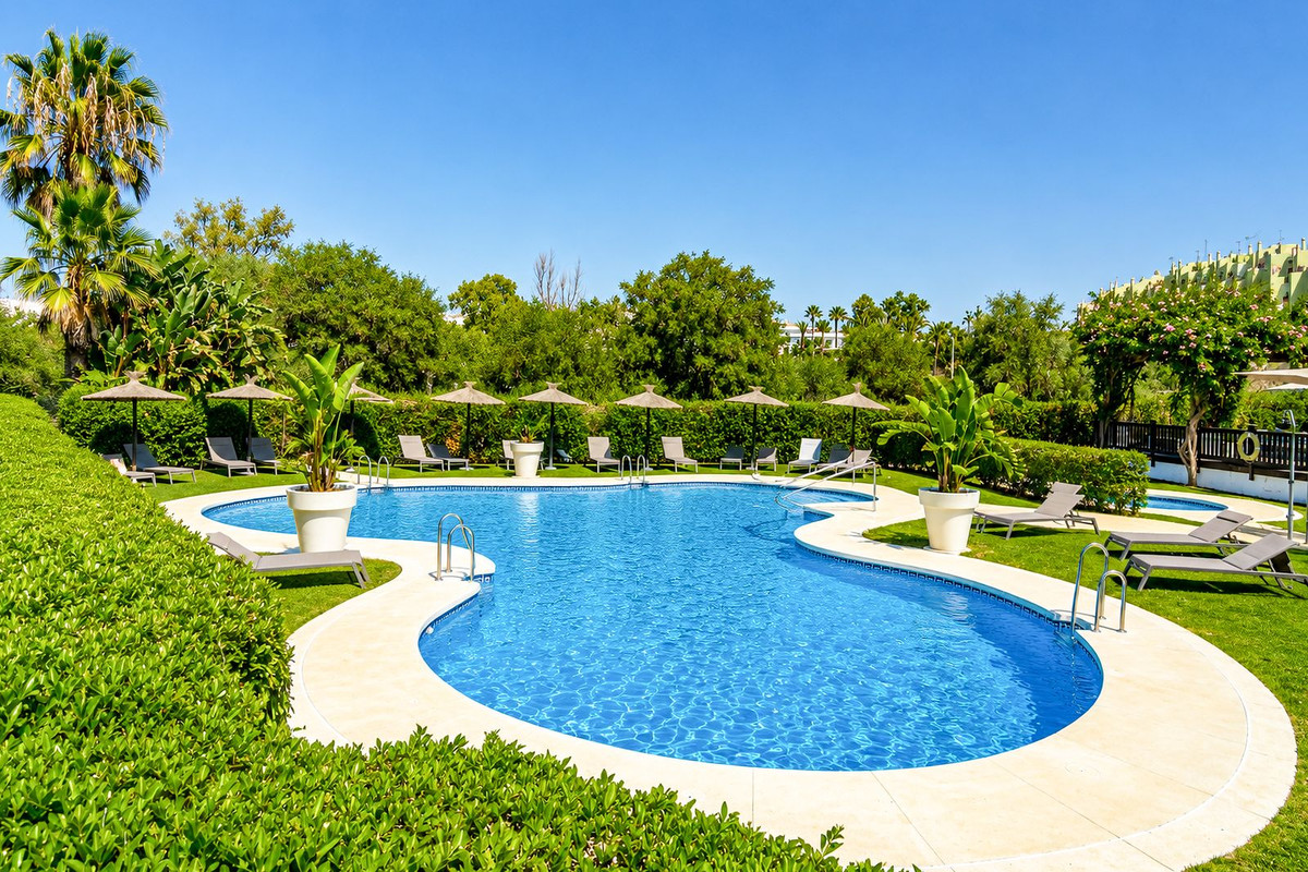Apartment for sale in Estepona