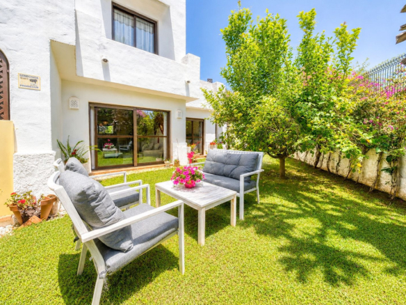 Apartment for sale in Estepona