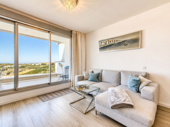 Apartment for sale in Estepona