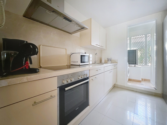 Apartment for sale in Estepona
