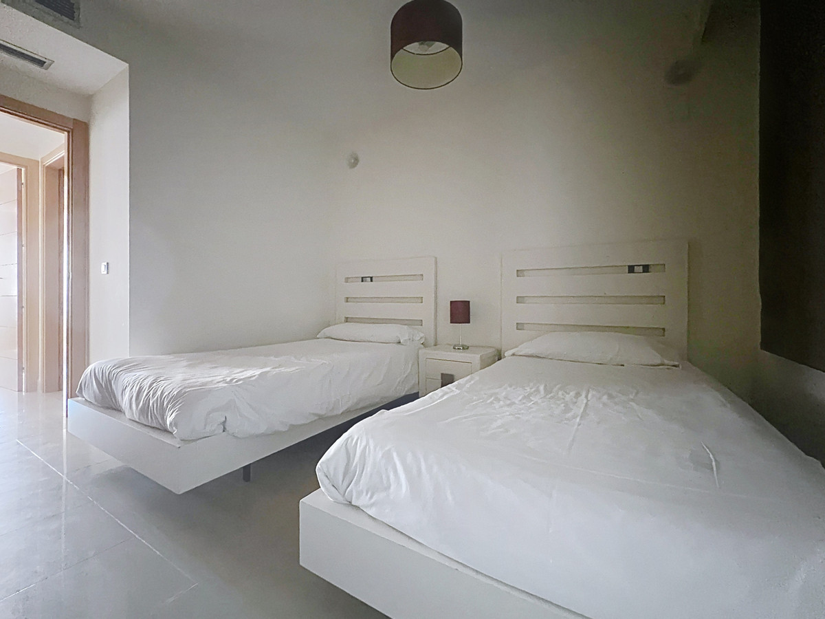 Apartment for sale in Estepona