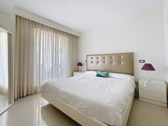 Apartment for sale in Estepona