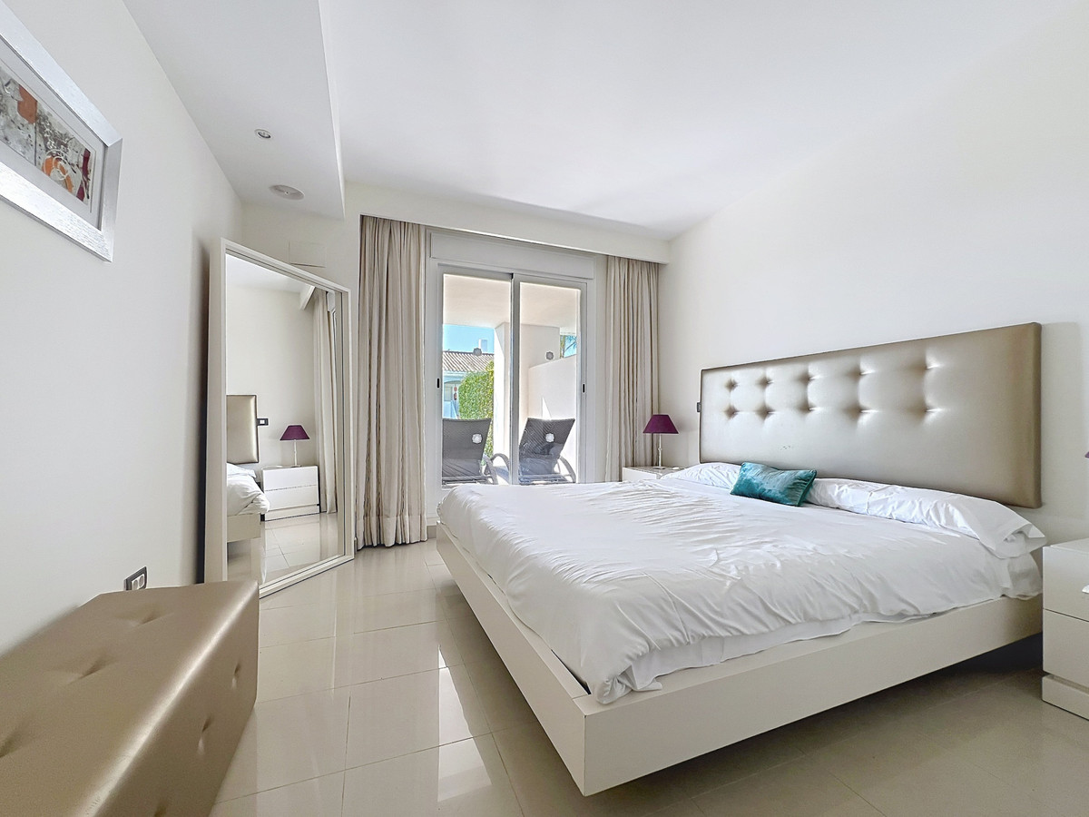Apartment for sale in Estepona