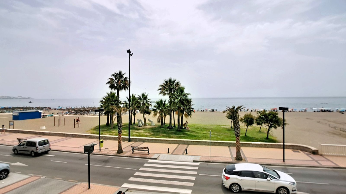 Apartment-in-Fuengirola-Ref-R5444794 Apartment for sale in Fuengirola