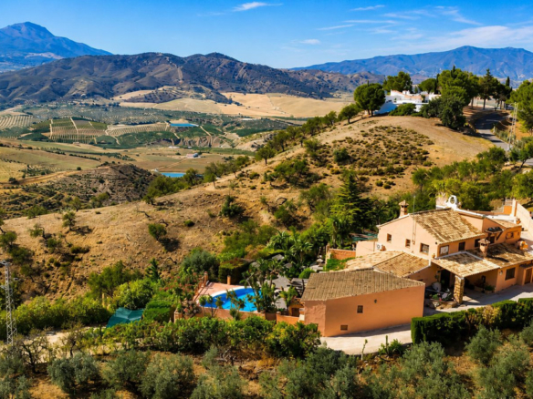 Finca for sale in Cártama